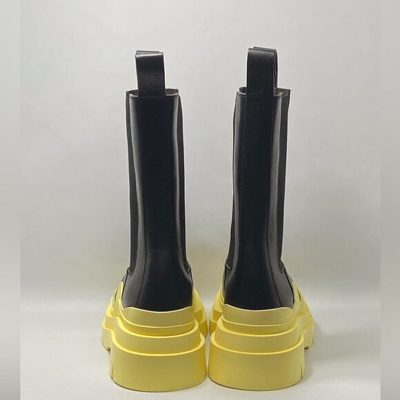 Bottega Veneta Contrast-Sole Leather Tire Chelsea Boots size 38 - Picture 4 of 11